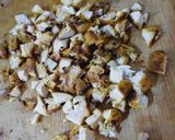 A picture of step 1 of Creamy Fried chicken Nachos.