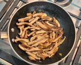 Foto del paso 11 de la receta: Arroz meloso con lomito de res y shiitake salteados