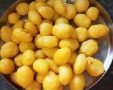 કાશ્મીરી દમ આલુ (Kashmiri Dum Aloo Recipe In Gujarati) રેસીપી સ્ટેપ2ફોટો
