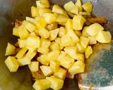 Foto langkah ke 4 dari resep Sambal Goreng Ati Kentang.