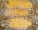Foto langkah ke 7 dari resep Roti gulung isi sosis kriuk.