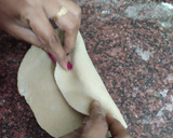 பேசன் ஸ்டப்டு பராத்தா(டோட்டலி டிஃப்ரண்ட் மேலும் இரண்டு வடிவில்) ரெசிபி ஸ்டேப் 10 புகைப்படம்