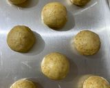 Foto langkah ke 4 dari resep Korean Garlic Cheese Bread.
