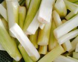 Hình bước làm 2 của món Canh giò heo đọt môn