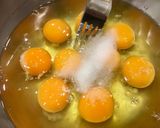 Medvehagymás tojásrántotta recept fázis 8 fotója