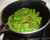 Foto del paso 2 de la receta: Pechuga revuelta con pimientos verdes y champiñones