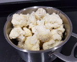 Foto del paso 1 de la receta: Pizza con base de coliflor especial