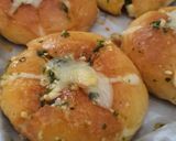 Foto langkah ke 9 dari resep Korean garlic cheese bread versi 2.