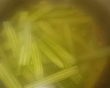 Foto langkah ke 2 dari resep Sayur bening buah kelor ala rika.
