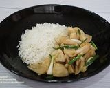 รูปขั้นตอนการทำที่ 3 ของ ข้าวราดเห็ดฟางผัดน้ำมันหอย (มังสวิรัติ)