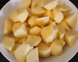 Foto del paso 2 de la receta: Acelgas con patatas rehogadas con ajo y pimentón -Rápidas-