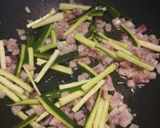 A picture of step 1 of Spaghetti with zucchine, pancetta and saffron.