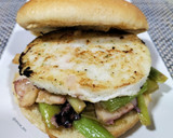 Foto del paso 6 de la receta: Burger de merluza y langostinos con ajos tiernos y pota en salsa de ostras