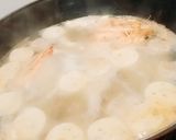 Foto langkah ke 2 dari resep Seafood Noodle Soup.