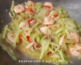 Foto langkah ke 6 dari resep Tumis Labu Siam Udang.