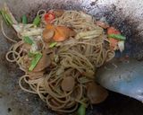 Foto langkah ke 10 dari resep Spaghetti Goreng Pedas.