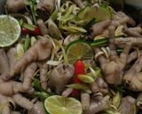 Hình bước làm 9 của món Chân gà ngâm sả tắc