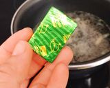 Hình bước làm 4 của món 🌱 Canh Nấm Mỡ Đậu Hủ Lá É (Vegan)