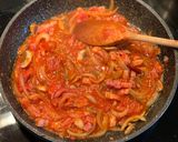A picture of step 4 of 🍝 Tomato sauce, onion, mushroom, bacon pasta.