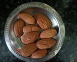 A picture of step 1 of Dry fruit milk shake.