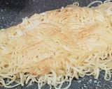 Foto del paso 2 de la receta: Spaghetti Fritos en aceite con ajo y cayena con queso Havarti