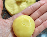 Foto del paso 3 de la receta: Galletitas con corazón dulce 💟