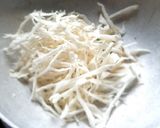 A picture of step 2 of Cabbage raita.