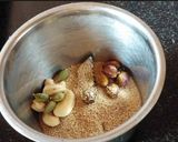 A picture of step 3 of Grapes Thandai.