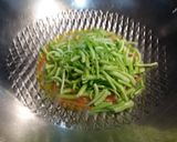 秋菊炒鴻禧菇的食譜步驟1照片