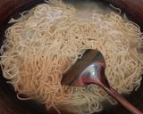 Foto langkah ke 2 dari resep Mie goreng spesial saus tiram.