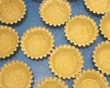 Foto langkah ke 1 dari resep Mini pie coklat strawberry.