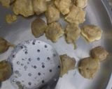 A picture of step 4 of Fried Masala Wadiya.