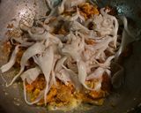 Foto langkah ke 8 dari resep Seblak Goreng.