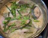 Foto del paso 8 de la receta: Pámpano, edamame y espárragos verdes