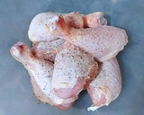 Foto del paso 1 de la receta: Muslos de pollo en salsa de limón, ajos y perejil