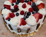 Erdei gyümölcsös mascarpone álomtorta 🎂🫐🍓🍇 recept fázis 13 fotója
