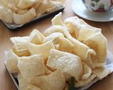 Foto langkah ke 4 dari resep Kerupuk Rambak Tapioka, Cemilan Renyah.