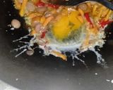 Foto langkah ke 5 dari resep Mi Goreng Sosis.