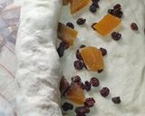 Foto del paso 4 de la receta: Pan casero relleno con pasas de uva y dulce de batata🧉