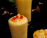 मैंगो मिल्कशेक(mango milkshake recipe in hindi) रेसिपी चरण 3 फोटो