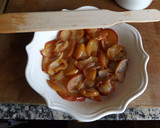 Foto del paso 3 de la receta: Manzanas caramelizadas con queso de untar y té Matcha