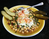 Foto del paso 4 de la receta: Garbanzos con espárragos silvestre, jamón curado y huevo