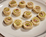 Foto del paso 9 de la receta: Canapés con aguacate y lluvia de nachos