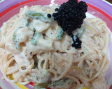 Foto del paso 5 de la receta: Espaguetis con gambón, espárragos y ajetes