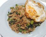 รูปขั้นตอนการทำที่ 2 ของ ข้าวผัดกะเพรา