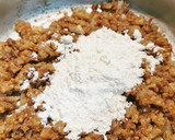 Foto del paso 4 de la receta: Croquetas de Chicharrones prensados