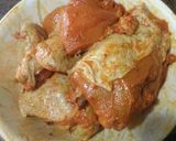 A picture of step 2 of Tomato rice with chicken and salad.