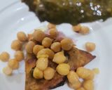 A picture of step 4 of Samosa chana chaat.