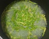 Foto langkah ke 2 dari resep Tumis bunga pepaya.