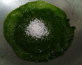 A picture of step 3 of Tricolour semolina halwa.